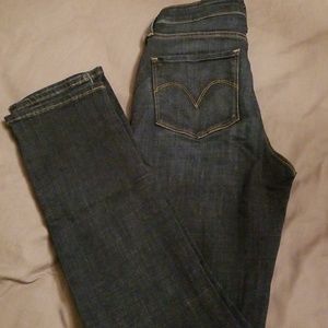 Levi's mid-rise skinny like new
